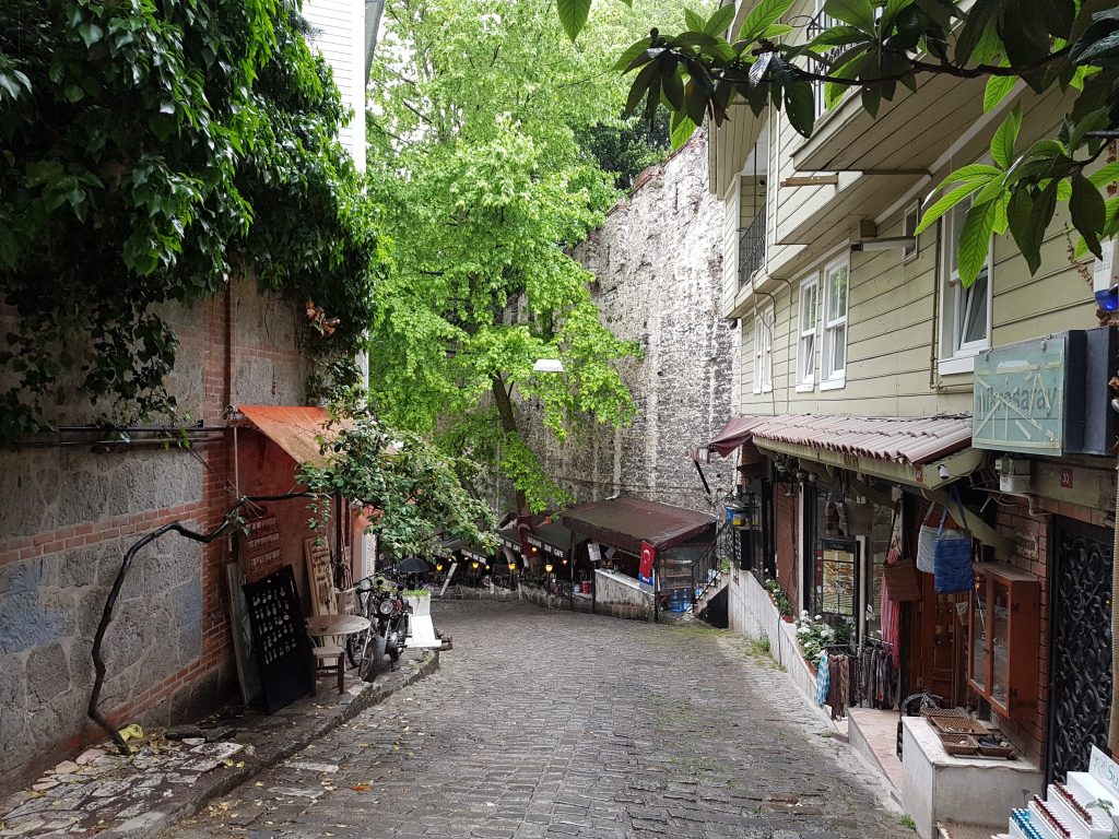 38 Soğuk Çeşme Sk.